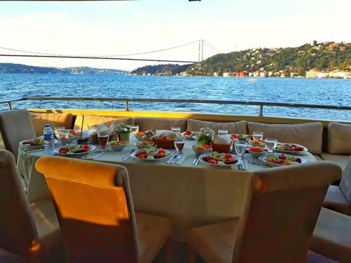 Круизные лодки Bosphorus